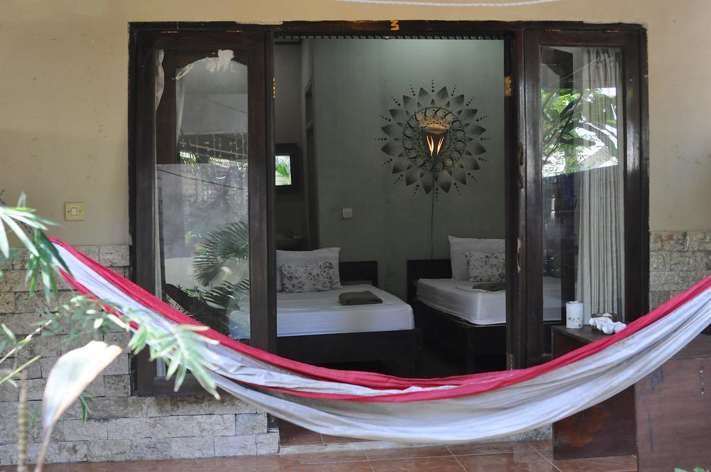 Three Little Birds Homestay Gili Trawangan Exterior photo