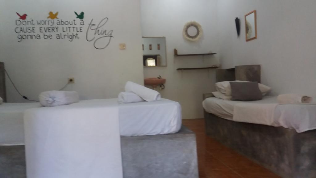 Three Little Birds Homestay Gili Trawangan Exterior photo